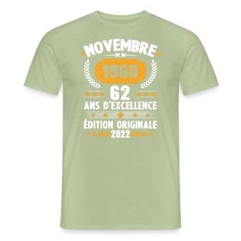 Cadeau D'anniversaire Rétro 62 Ans Novembre 1960 - T-shirt homme - vert sauge - Devant - AI Model Male 178 light (178cm)