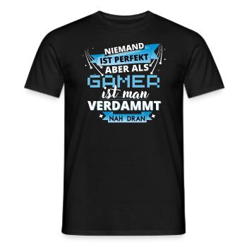 Gaming Perfektion - Cooler Gamer Spruch - Männer T-Shirt - Schwarz - Vorne - AI Model Male 178 light (178cm)