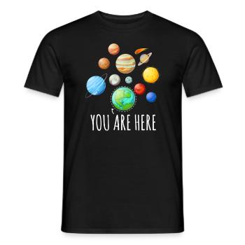 Vous êtes ici Planète Astronaute Espace - T-shirt homme - noir - Devant - AI Model Male 178 light (178cm)