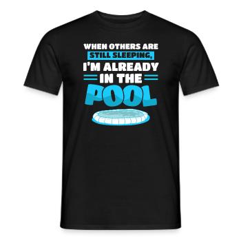 Schwimmen Schwimmer Sport - Männer T-Shirt - Schwarz - Vorne - AI Model Male 178 light (178cm)