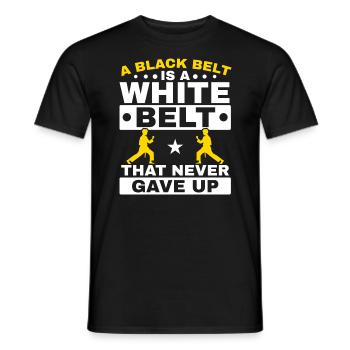 Ein schwarzer Gürtel ist ein weißer Gürtel, der nie aufgegeben hat - Männer T-Shirt - Schwarz - Vorne - AI Model Male 178 light (178cm)
