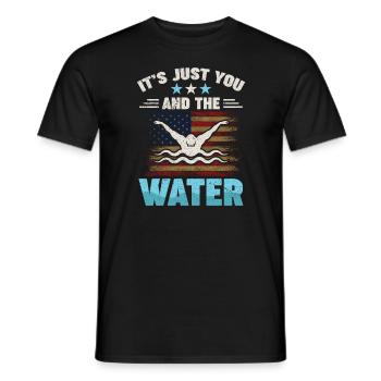 Schwimmtrainer Wassersporttrainer - Männer T-Shirt - Schwarz - Vorne - AI Model Male 178 light (178cm)