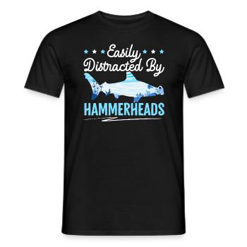 Facilement distrait par les requins-marteaux Biologie marine - T-shirt homme - noir - Devant - AI Model Male 178 light (178cm)