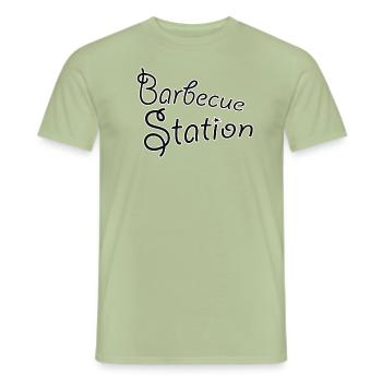 Station de barbecue - T-shirt homme - vert sauge - Devant - AI Model Male 178 light (178cm)