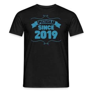 Cadeau 4ème anniversaire Spectaculaire depuis 2019 - T-shirt homme - noir - Devant - AI Model Male 178 light (178cm)