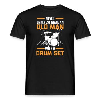 Unterschätze niemals einen alten Mann mit einem Schlagzeug - Männer T-Shirt - Schwarz - Vorne - AI Model Male 178 light (178cm)