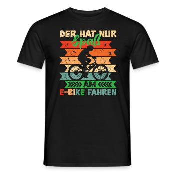 E-Bike EBiker Der hat nur Spaß am E-Bike fahren - Männer T-Shirt - Schwarz - Vorne - AI Model Male 178 light (178cm)