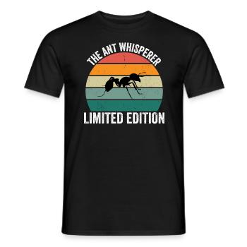 The Ant Whisperer - Männer T-Shirt - Schwarz - Vorne - AI Model Male 178 light (178cm)