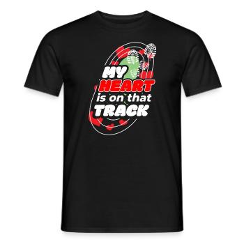 Heart is on that Track And Field Mom - Männer T-Shirt - Schwarz - Vorne - AI Model Male 178 light (178cm)