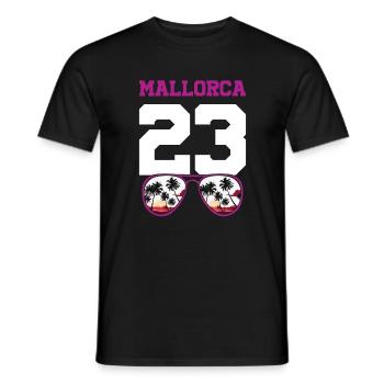 Mallorca 23 Trikot 2023 - Männer T-Shirt - Schwarz - Vorne - AI Model Male 178 light (178cm)