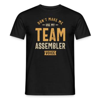 Team Assembler Job Beruf Geburtstagsarbeiter - Männer T-Shirt - Schwarz - Vorne - AI Model Male 178 light (178cm)