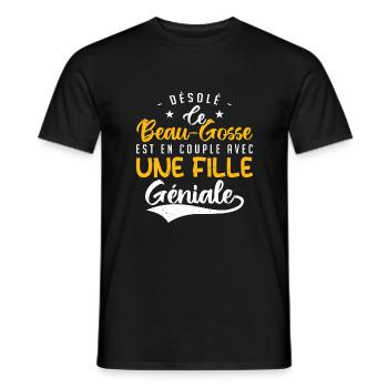 Ce beau gosse est en couple avec une fille géniale - T-shirt homme - noir - Devant - AI Model Male 178 light (178cm)