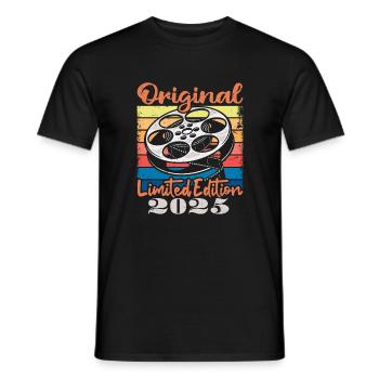 Original Limited Edition von 2025 - Männer T-Shirt - Schwarz - Vorne - AI Model Male 178 light (178cm)