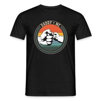 Daddy Plus Me Bond Vintage Shirt, Vatertag - Männer T-Shirt - Schwarz - Vorne - AI Model Male 178 light (178cm)