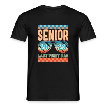 Senior Last First Day 2023 Shirt, Ende der Klasse - Männer T-Shirt - Schwarz - Vorne - AI Model Male 178 light (178cm)