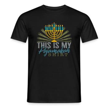 Chanukka-Hemd, so ist mein Pyjamaka-T-Shirt, - Männer T-Shirt - Schwarz - Vorne - AI Model Male 178 light (178cm)