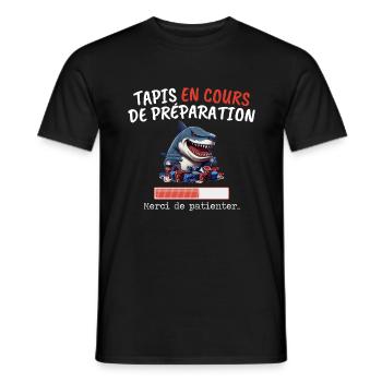 Tapis En Cours Poker Humour Joueur Requin Jeton - T-shirt homme - noir - Devant - AI Model Male 178 light (178cm)