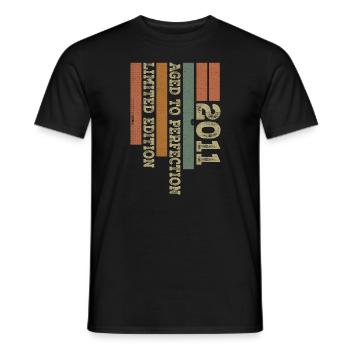 2011 Retro Vintage Jubiläumsgeschenk Geboren im Jahr 2011 - Männer T-Shirt - Schwarz - Vorne - AI Model Male 178 light (178cm)