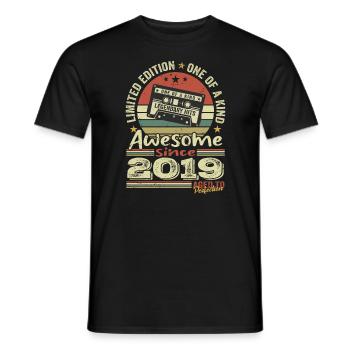 Jahrgang 2019 Original Retro Geburtstagsgeschenk - Männer T-Shirt - Schwarz - Vorne - AI Model Male 178 light (178cm)