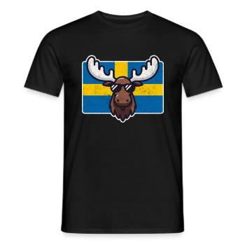 Elch mit Sonnenbrille und schwedischer Flagge - Männer T-Shirt - Schwarz - Vorne - AI Model Male 178 light (178cm)