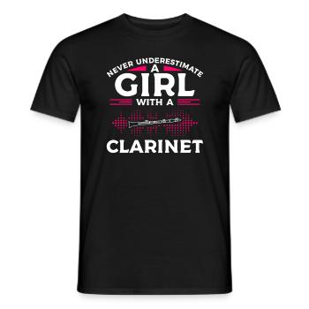 Never Underestimate A Girl With A Clarinet - Männer T-Shirt - Schwarz - Vorne - AI Model Male 178 light (178cm)