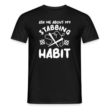 Demandez-moi ce que j’ai l’habitude de poignarder au crochet Quilting - T-shirt homme - noir - Devant - AI Model Male 178 light (178cm)