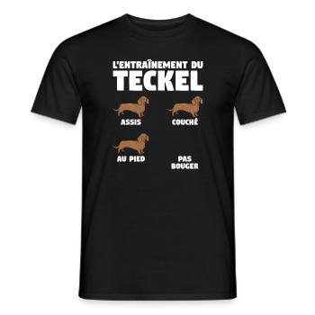 L'Entraînement Du Teckel Assis Couché Au Pied Pas - T-shirt homme - noir - Devant - AI Model Male 178 light (178cm)