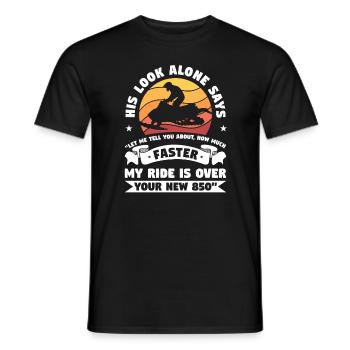 Wie viel schneller ist meine Fahrt über Ihren neuen 850 - Männer T-Shirt - Schwarz - Vorne - AI Model Male 178 light (178cm)