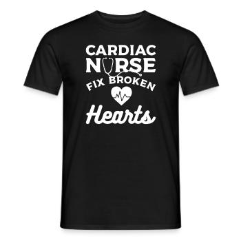 Une infirmière cardiaque répare les cœurs brisés Cardiologue - T-shirt homme - noir - Devant - AI Model Male 178 light (178cm)