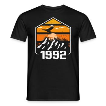 Geburtstag 1992 Jahrgang 1992 Hergestellt im Jahr 1992 - Männer T-Shirt - Schwarz - Vorne - AI Model Male 178 light (178cm)