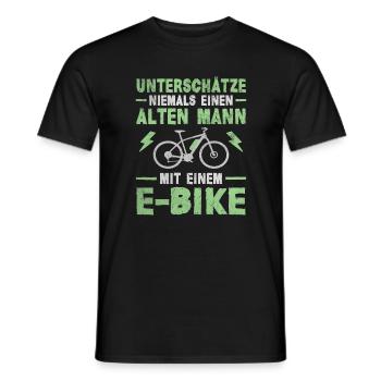 Ebike unterschätze Niemals Alten Mann Mit E-Bike - Männer T-Shirt - Schwarz - Vorne - AI Model Male 178 light (178cm)