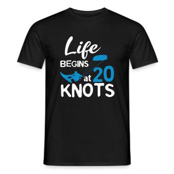 Life Begins 20 Knots Kiteboarding Windsurfing Surf - Männer T-Shirt - Schwarz - Vorne - AI Model Male 178 light (178cm)