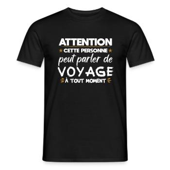 Voyage cadeau drôle voyageur globetrotter - T-shirt homme - noir - Devant - AI Model Male 178 light (178cm)