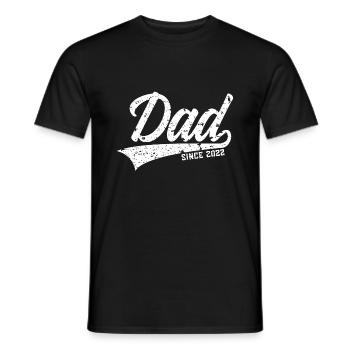PAPA SEIT 2022 DAD SINCE 2022 - Männer T-Shirt - Schwarz - Vorne - AI Model Male 178 light (178cm)