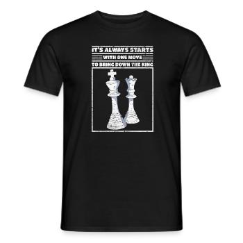 La sagesse des échecs commence un mouvement pour faire tomber le roi - T-shirt homme - noir - Devant - AI Model Male 178 light (178cm)