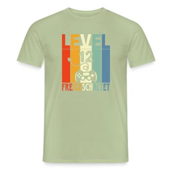 Level 12 Freigeschaltet - Männer T-Shirt - Sage - Vorne - AI Model Male 178 light (178cm)
