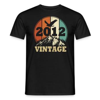 Jahrgang 2012 - Männer T-Shirt - Schwarz - Vorne - AI Model Male 178 light (178cm)