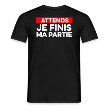 Attends Je Finis Ma Partie Cadeau Humour Geek Game - T-shirt homme - noir - Devant - AI Model Male 178 light (178cm)