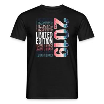 Limited Edition seit 2019 Geburtstag Vintage 2019 - Männer T-Shirt - Schwarz - Vorne - AI Model Male 178 light (178cm)