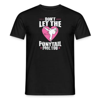 Karaté, ne vous laissez pas tromper par la queue de cheval - T-shirt homme - noir - Devant - AI Model Male 178 light (178cm)