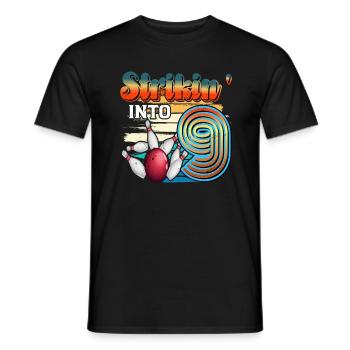 Strikin' Into 9 Bowling Bowler 9. Geburtstag - Männer T-Shirt - Schwarz - Vorne - AI Model Male 178 light (178cm)
