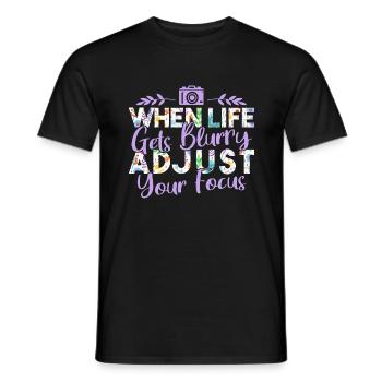 Photography Camera Lens Flowers - Männer T-Shirt - Schwarz - Vorne - AI Model Male 178 light (178cm)