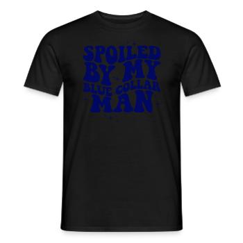 Von meinem Arbeiter verwöhntBlue Collar Wife-Aufkl - Männer T-Shirt - Schwarz - Vorne - AI Model Male 178 light (178cm)
