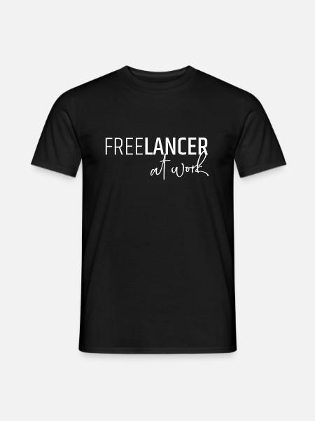 Freelancer at work - Men's T-Shirt - black
