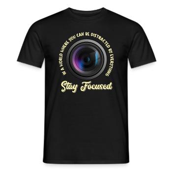 Photography Camera Lens Retro In A - Männer T-Shirt - Schwarz - Vorne - AI Model Male 178 light (178cm)