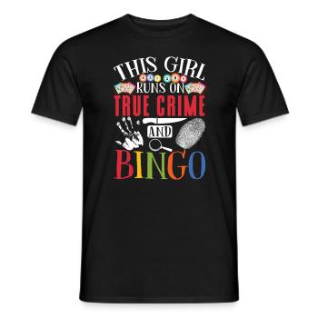 This Girl Runs On True Crime And - Männer T-Shirt - Schwarz - Vorne - AI Model Male 178 light (178cm)