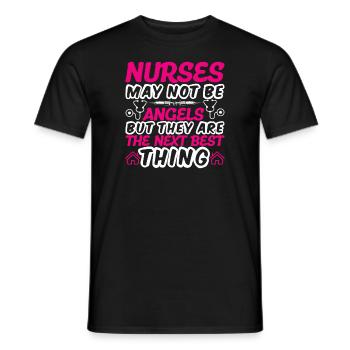 Krankenschwestern sind keine Engel - Männer T-Shirt - Schwarz - Vorne - AI Model Male 178 light (178cm)
