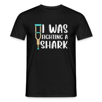 Gebrochenes Bein Spruch - Fraktur Gipsbein - Männer T-Shirt - Schwarz - Vorne - AI Model Male 178 light (178cm)