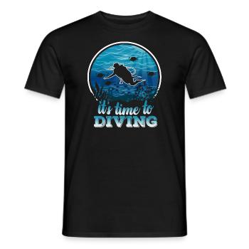 C’est l’heure de la plongée - T-shirt Plongée sous-marine - T-shirt homme - noir - Devant - AI Model Male 178 light (178cm)