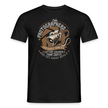 Seuls les photographes peuvent photographier des familles - Photographie - T-shirt homme - noir - Devant - AI Model Male 178 light (178cm)